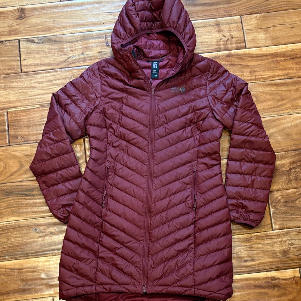Hooded Down Jacket- Mountain Hardware xs